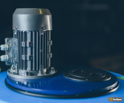 Емкость TR 3000 литров с турбинной мешалкой в Большом Камене